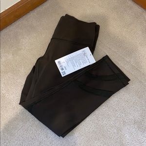 Limited edition LULULEMON WU HR CROP LUXTREME